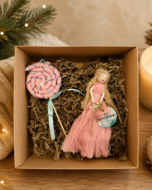Χειροποίητο Χριστουγεννιάτικο Gift Box – Κούκλα & Lollipop
